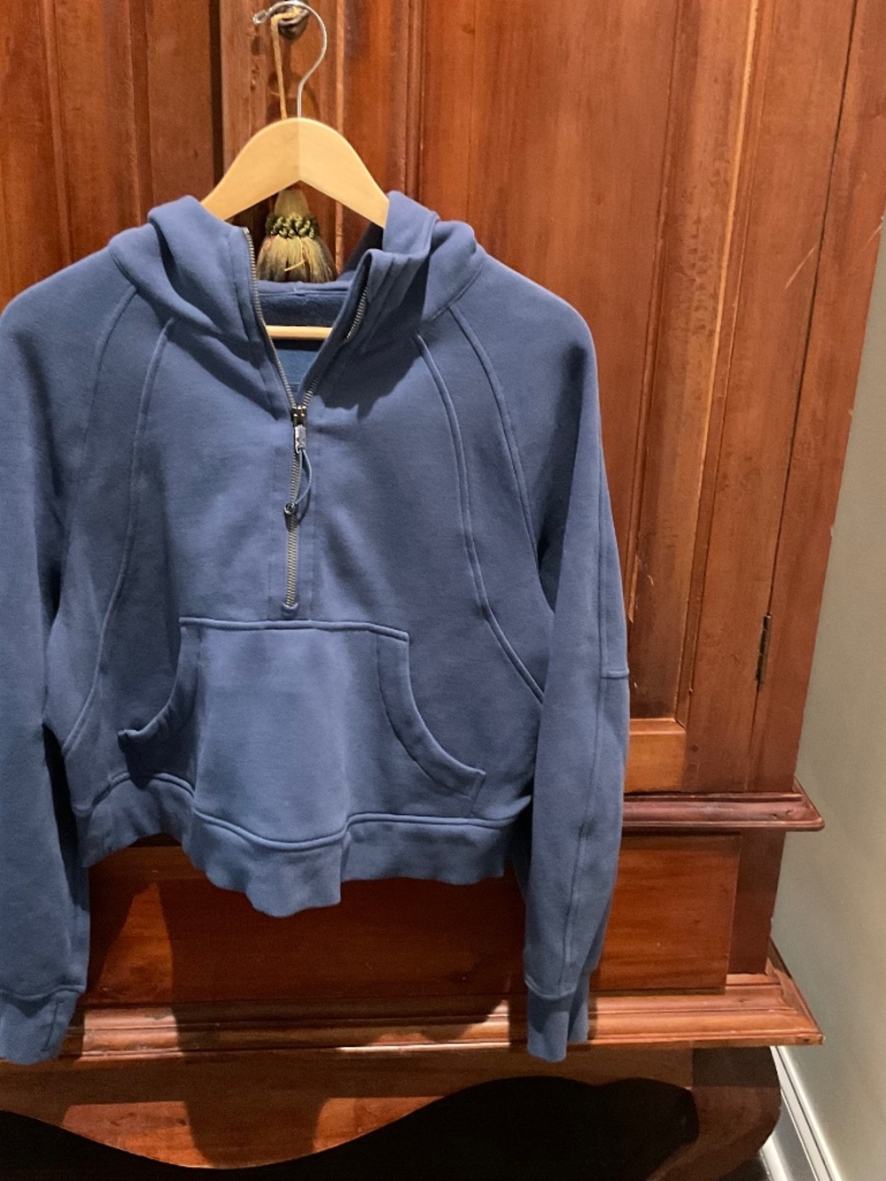 Lululemon Women’s Cropped Half-Zip Blue Scuba , Size M/L